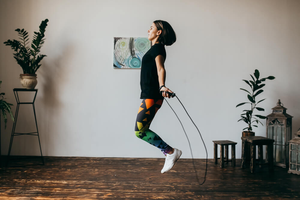 jumping-ropes-woman-fitness-trends